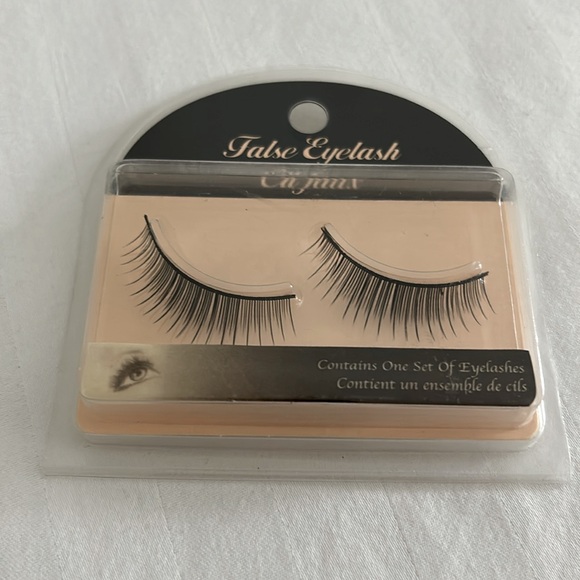 False Eyelashes (2) sets - Picture 2 of 5